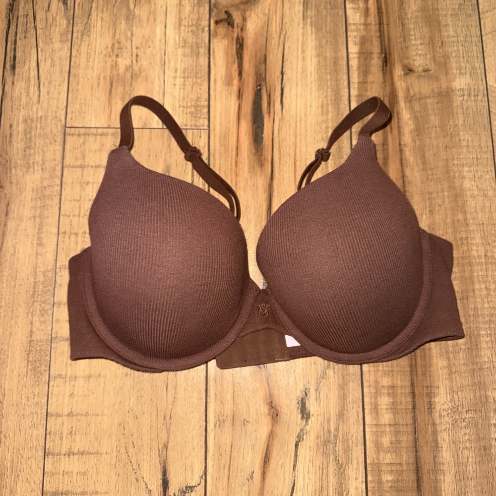 Brown Victoria’s Secret bra
